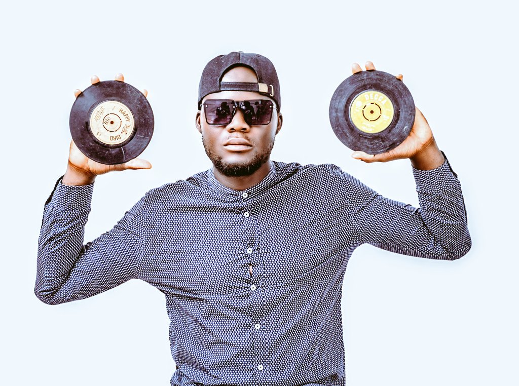 mada_swagger's tweet photo. It's Been Days of non-stop birthday wishes coming from YOU GUYS.
I Say Thank U 🙏
#SwaggThemUknow
#TheSwaggIsYours
#SwaggGeneration https://t.co/JVPo21a6Fu