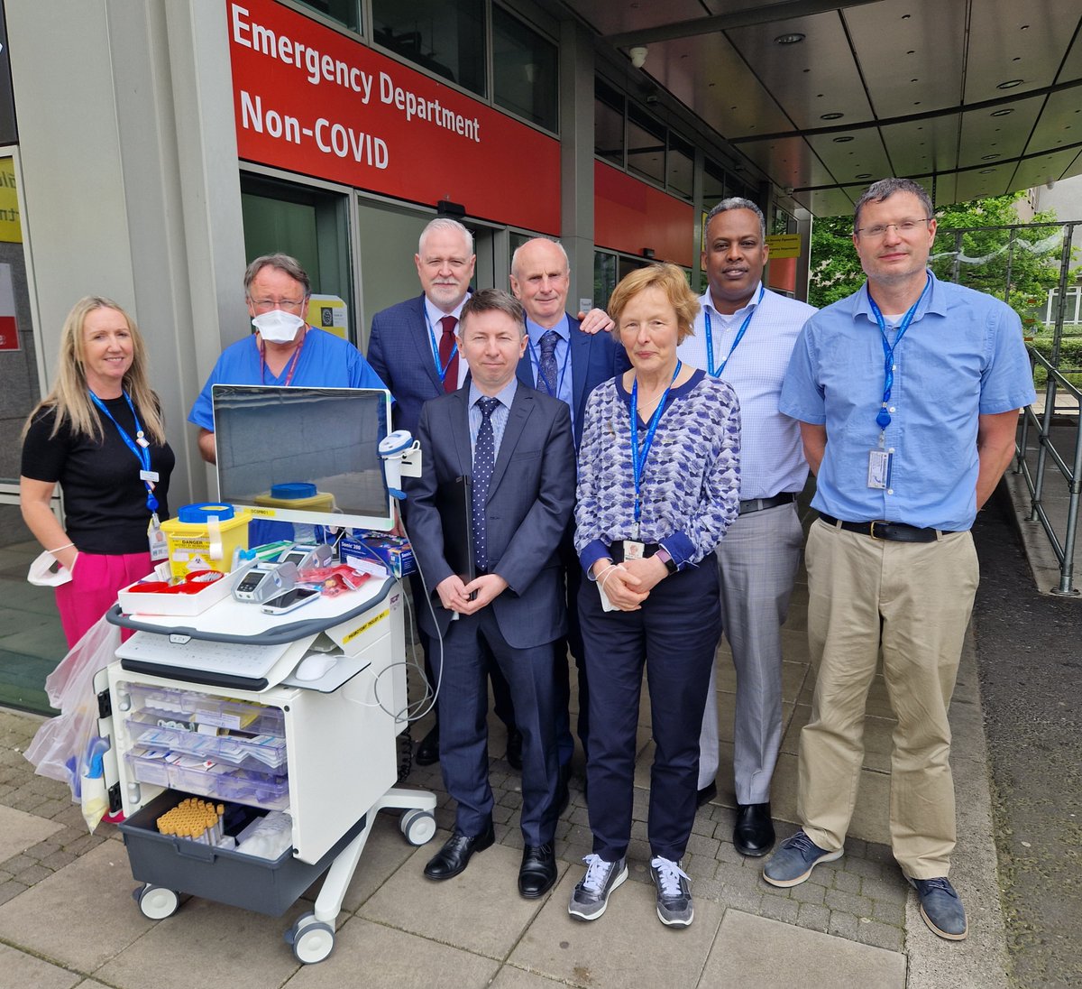 svuh's tweet photo. 📢 Exciting news! A new Order Communications System aimed at improving communication & efficiency in patient care has been launched in our Emergency Department
#OrderCommunications will replace existing paper-based ordering process with a digital order comms & results system https://t.co/csrCUsU0ds
