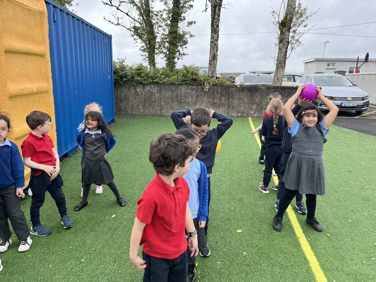 JunInfSAttracta's tweet photo. We had great fun today with the games from #fit4class programme. Great for coordination and team work. @AthleticsIreland @WorldAthletics @ActiveFlag #kidsathletics https://t.co/Z0yDYggjxL