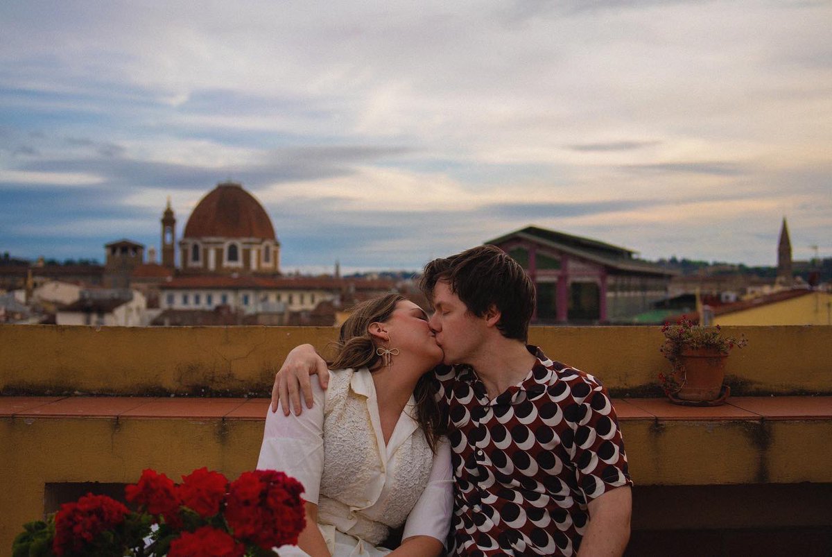 I self-timed my engagement shoot in Florence. The best part was hanging out and being creative together. Truly the highlight of my trip. ❤️