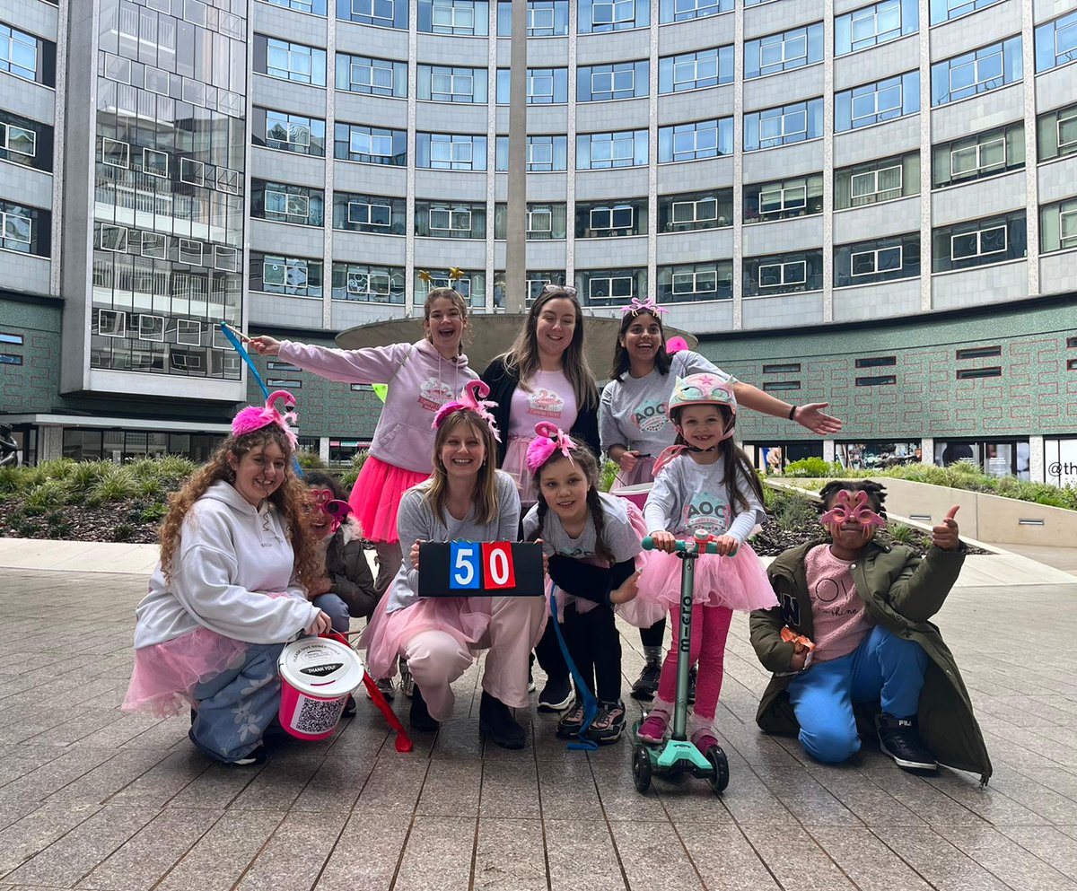 FlamingoChicks's tweet photo. The #AgentsOfChange are leading the way for #May100! Our London group completed 50 laps of Television Centre & now it's over to Bristol to complete the remaining 50 laps at @ashtongatestad! We would love your support (match-funding DOUBLES your money!)
https://t.co/j6kSiDQuRA https://t.co/lFQVkIMzRN