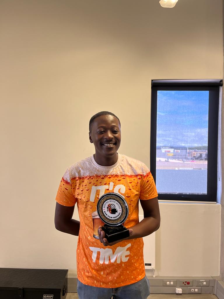 ehwoza's tweet image. Congratulations to @Sam_Flans for winning the Best Documentary Short Film award for his film titled 'No Electricity, No Money' at the Raw Film Festival hosted by @BerthaMovieHous 

Click on this link shorturl.at/ewNRV to watch.