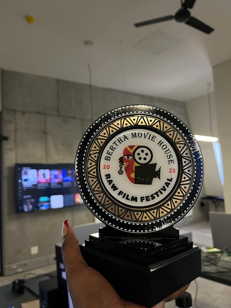 ehwoza's tweet image. Congratulations to @Sam_Flans for winning the Best Documentary Short Film award for his film titled 'No Electricity, No Money' at the Raw Film Festival hosted by @BerthaMovieHous 

Click on this link shorturl.at/ewNRV to watch.