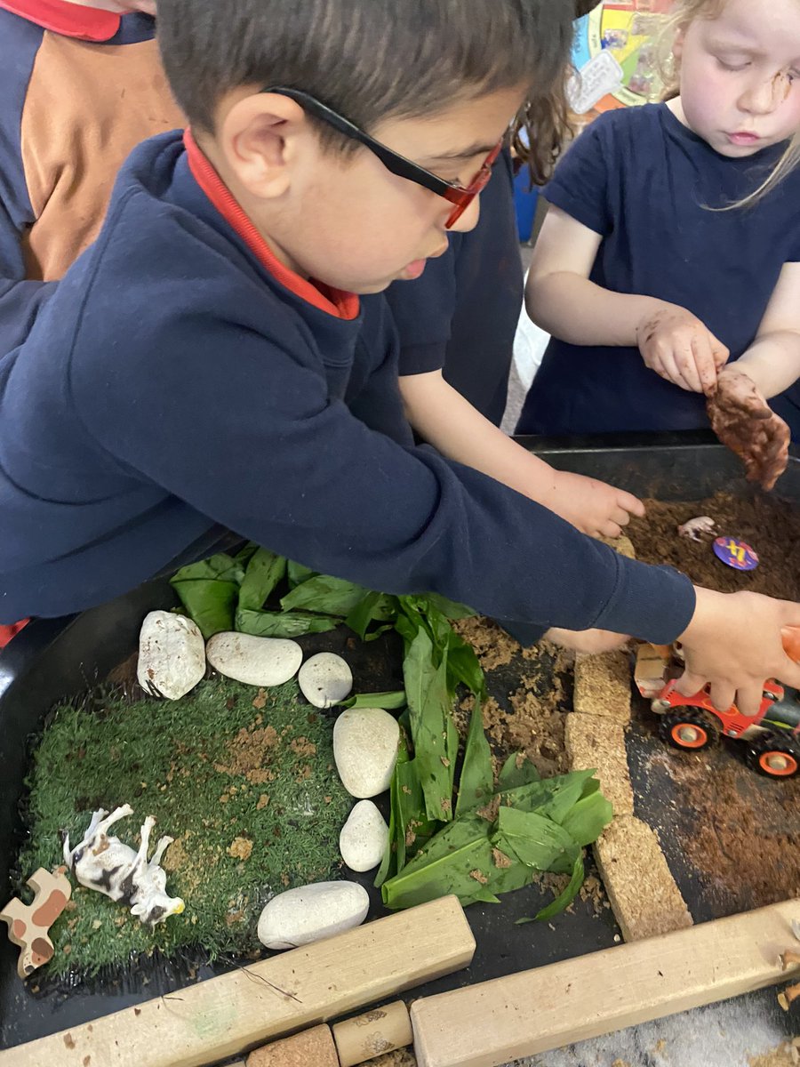GiffnockNursery's tweet photo. Following our learners interests in farm animals 🐄 🐖 Miss Scott created a farm themed loose parts tuff spot for everyone to investigate and explore! Here are some of our learners demonstrating their curiosity! #play #pedagogy #tuffspot #looseparts https://t.co/9ap6UpQHXW