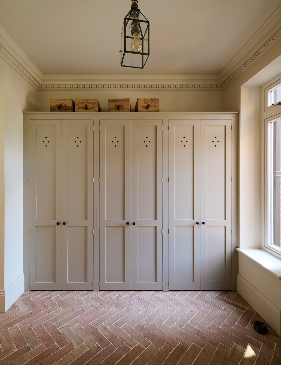 deVOLKitchens's tweet image. The boot room of dreams... devol.ltd/barleycroftkit… #InteriorDesign
