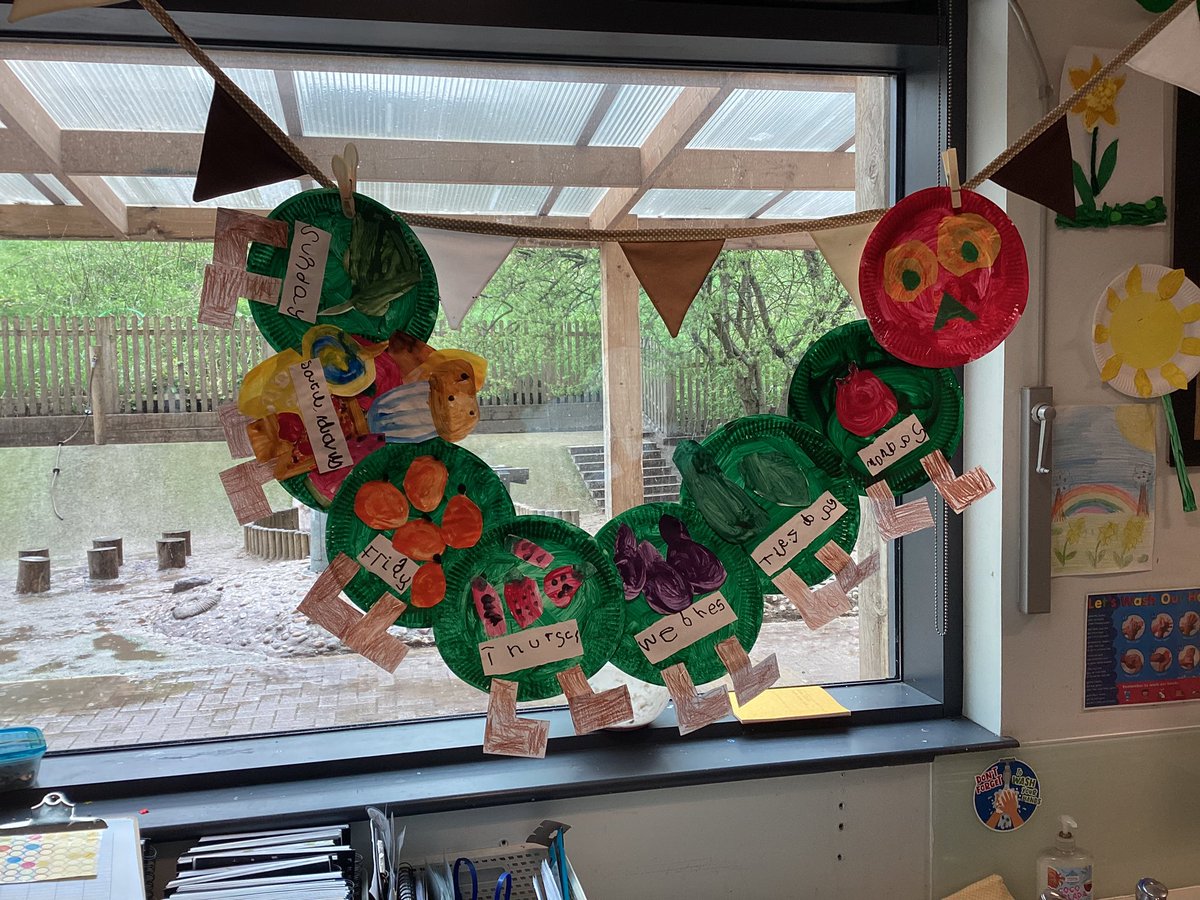 WillowtownPri's tweet image. In reception this week we made our own version of the very hungry caterpillar 🐛🍎🍐🍊#WillowtownwayR #WPSexpressivearts