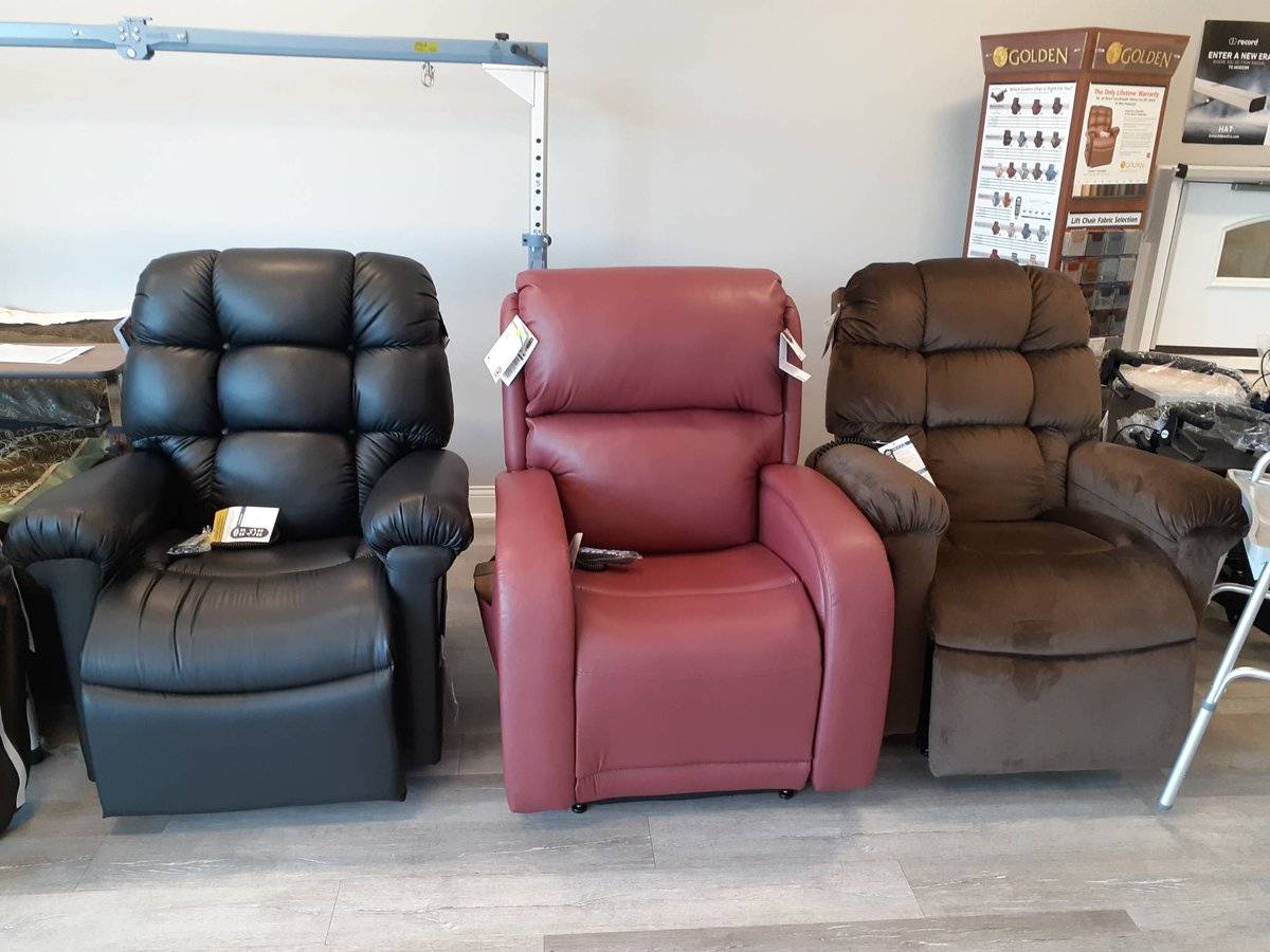 HayatHomeMed's tweet photo. New Golden technologies lift chairs. Stop by the store and check them out. Not the color you looking for we have a color chart for you to pick from. Start the summer off in comfort. #hayathomemed #equipment #evergreenpark #SupportSmallBusiness #liftchairs #GoldenTechnologies https://t.co/33zyt6KA9q