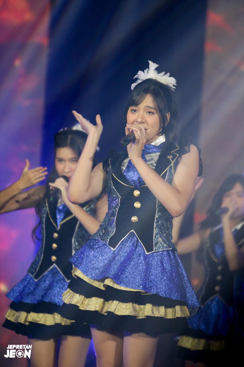 Zeecika 😎 @A_ZeeJKT48 . Darashinai Aishikatta at Mini Live Performance ...