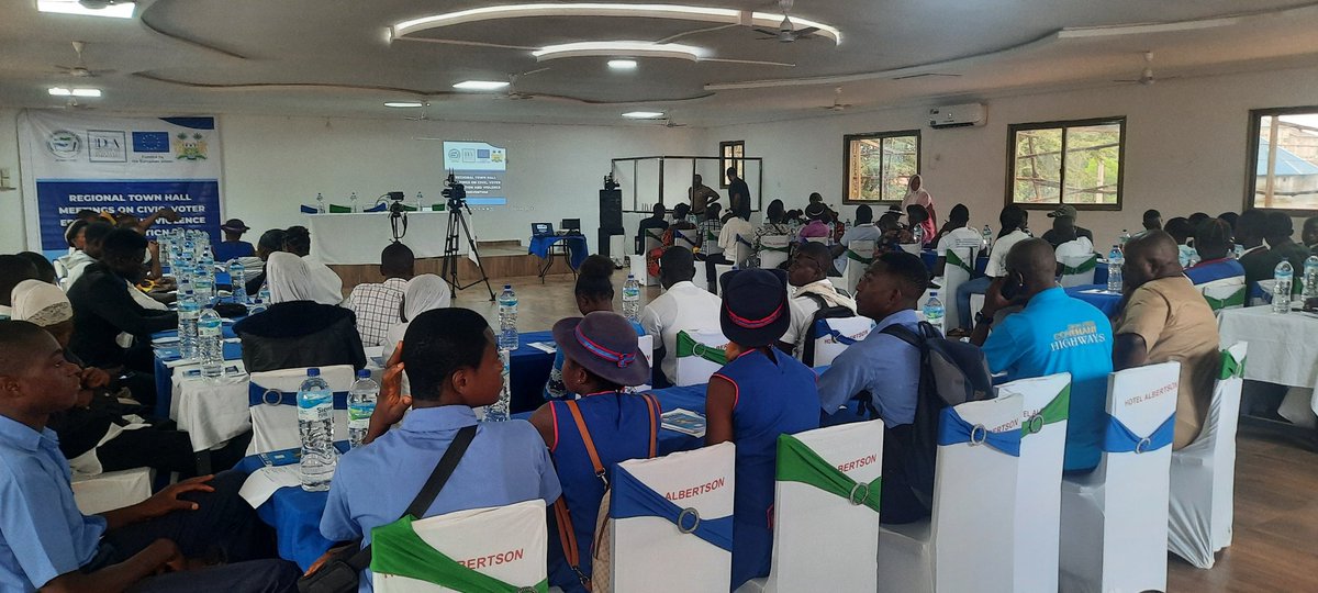 The National Commission for Democracy (NCD) engaging first-time voters, women, youth and People With Disabilities (PWDs) on civic, voter education and violence prevention at the Albertson Hotel in Kenema. The project is supported by International IDEA with funds from the EU.
