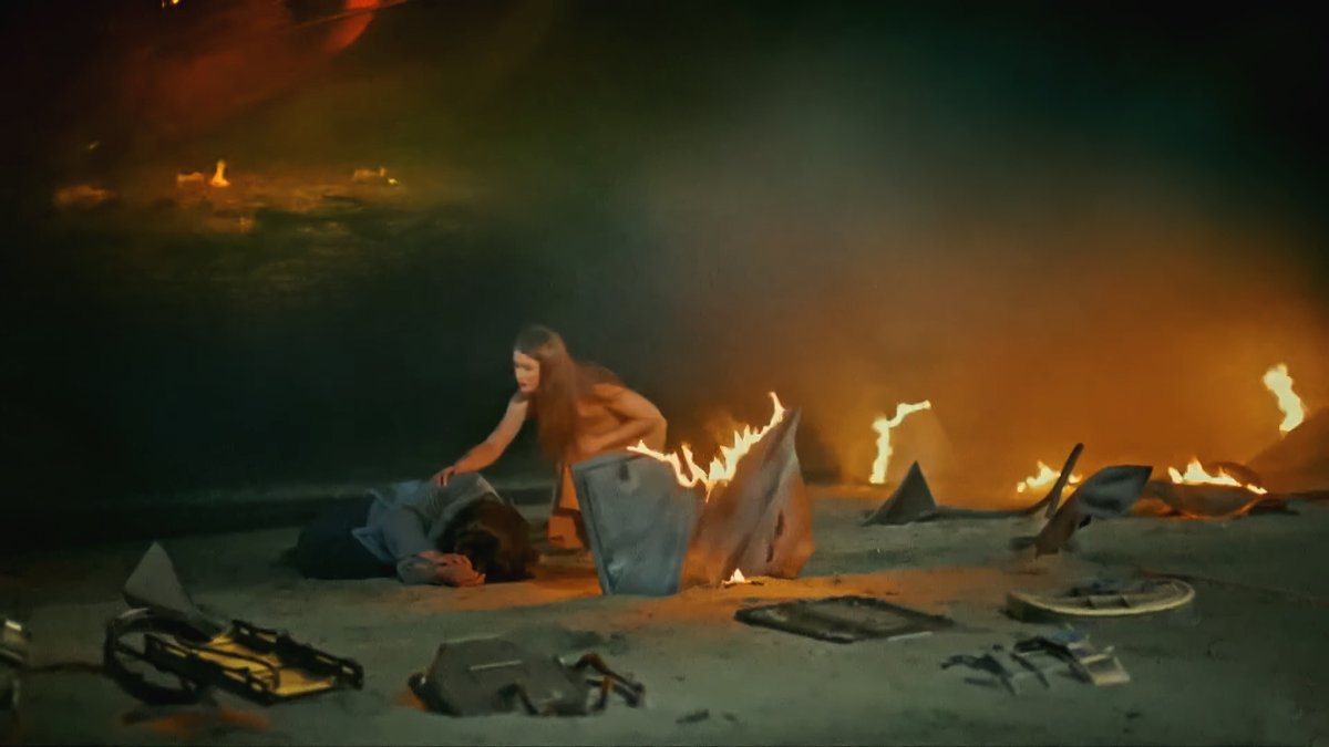 Ang ganda ng mga night scene, pero this scene/ shot  yung pagka cgi at color grading, ibang level ang ganda sa mata 👌#V5LegacyHrothgar