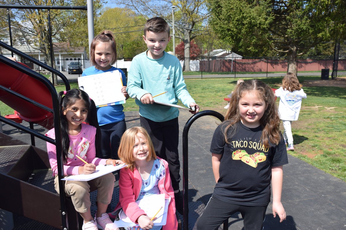 ConnetquotCSD's tweet photo. Edith Slocum students compared and contrasted the school's playgrounds as part of an opinion writing assignment. #myconnetquot #connetquotLEADS https://t.co/grFus0pvuA