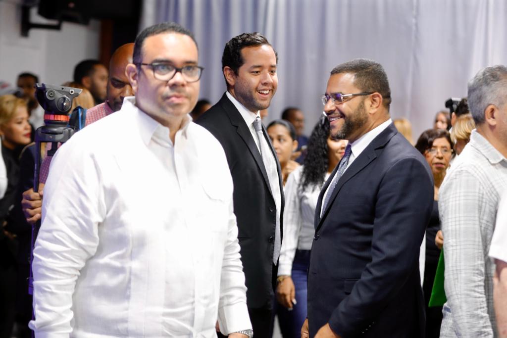 Con Abel Guzmán y Héctor Francisco Marte. Dos hermanos. Uno de sangre y otro de afecto.