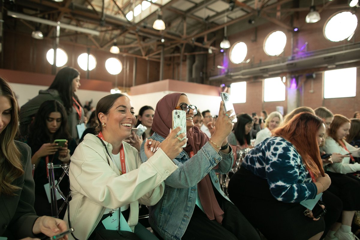 pinterestbiz's tweet photo. Think you know @Pinterest? Think again. Yesterday we welcomed over 400 partners in Toronto to #Pinvision–our biggest Canadian event of the year–for an inside look at what’s possible on Pinterest. 📌 https://t.co/wW35O5Bpck
