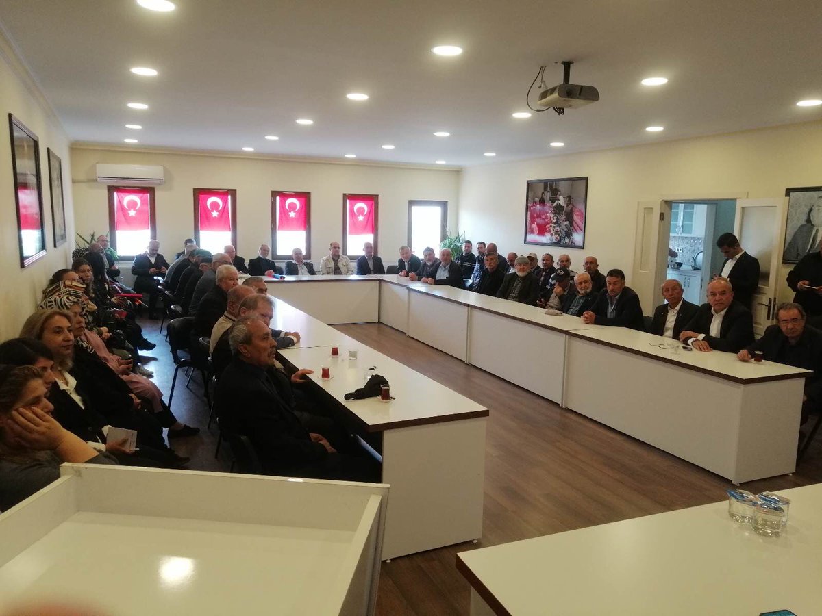 AK Parti MKYK Üyemiz Sn.<a href="/ahmetgundogdu01/">AHMET GÜNDOĞDU</a> ve 20. Dönem Ankara Milletvekilimiz Sn. Hasan Hüseyin Ceylan’ın katılımlarıyla Teşkilatımızla birlikte değerlendirme toplantımızı gerçekleştirdik.

#BeypazarıİçinDoğrusuAKParti
