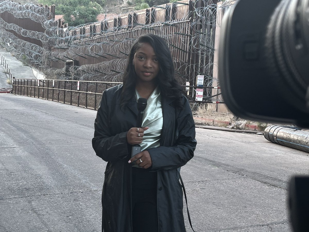 ReidSabria's tweet photo. Reporting Live from the U.S./ Mexico border as Title 42 ends tomorrow night at 9pm. Shelters and non-profit organizations are expecting an increased number of migrants.
Tune in to @KOLDNews to hear how @GovernorHobbs is planning to help those who will cross the border. https://t.co/ZcBE002Vj9