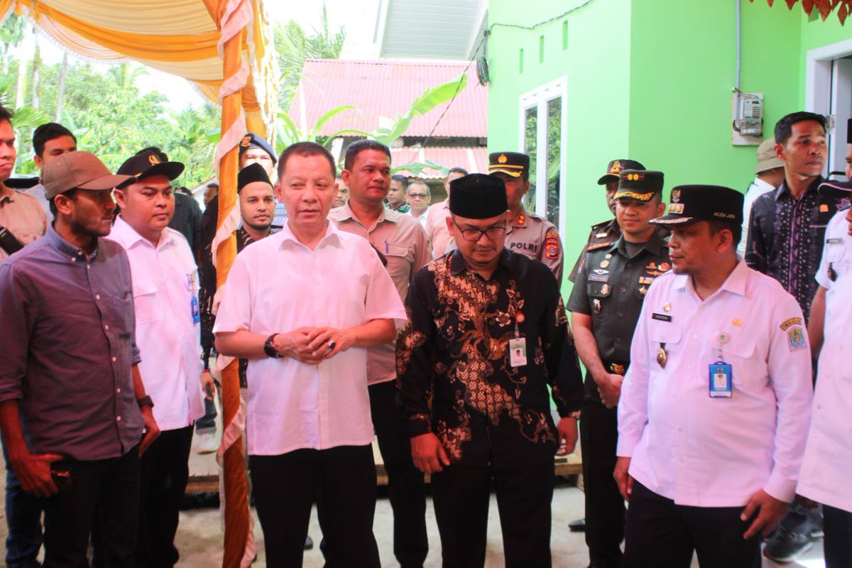 doktornurdin's tweet photo. Menerima kunjungan kerja Pj Gubernur Aceh ke Kabupaten Aceh Jaya

Turut menyerahkan bantuan rumah Dhuafa sevanyak 14 unit di Kecamatan Krueng Sabee, dan modal usaha untuk UMKM dan Kelompok tani jagung di Kec Pasie Raya
Semoga bermanfaat https://t.co/33nYi6algX
