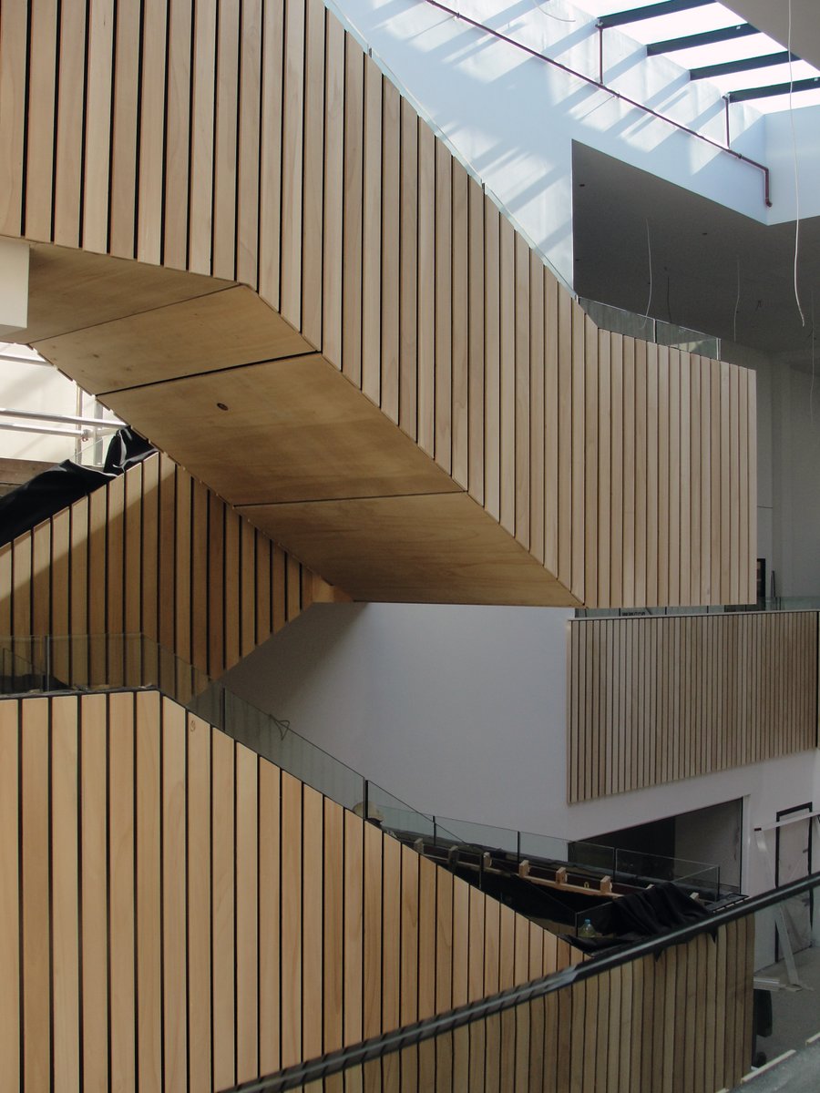 #FitzalanHighSchool sneak peek showcasing the carpentry work of the feature staircase in the soon-to-be-completed school. More info 👇 austinsmithlord.com/projects/fitza…

#FitzalanSneakPeek #SchoolDesign #BiophilicDesign 
#21stcenturyschool #InteriorDesign  #Architecture #CurriculumForWales