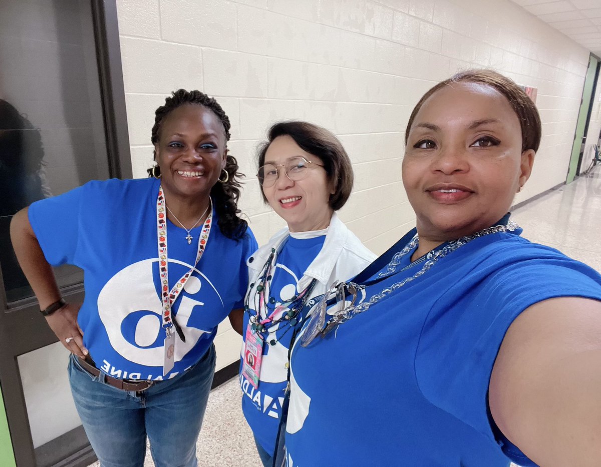 Because it’s family reunion day , or better yet “WE LOVE OUR IB SCHOOL” shirt day!!!   #earlybirdKrew <a href="/ShotwellMS_AISD/">Shotwell Middle School - Aldine ISD</a> <a href="/AldineISD/">Aldine ISD</a> <a href="/MelodiaGuzman/">Melodia de Guzman</a>