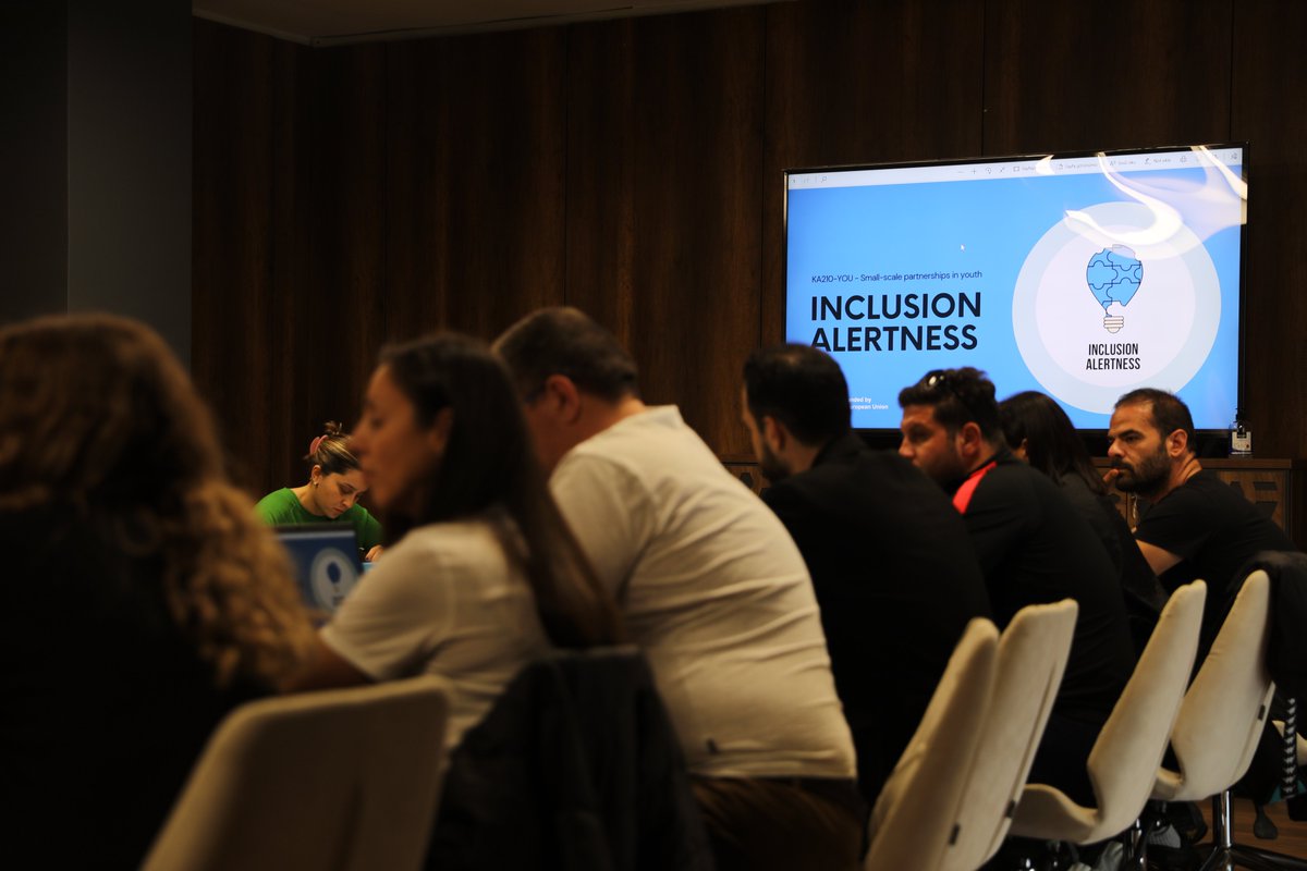 ArteamBulgaria's tweet photo. Meeting with the Prof. Dr. Burhanettin Hacıcaferoğlu, the Province Director of  Province Directorate of Youth and Sports in İstanbul for the project "Inclusion Alertness", Erasmus+

#InclusionAlertness #ErasmusPlus #KA2 #dyspraxia #DCD https://t.co/xhVYesTWKm