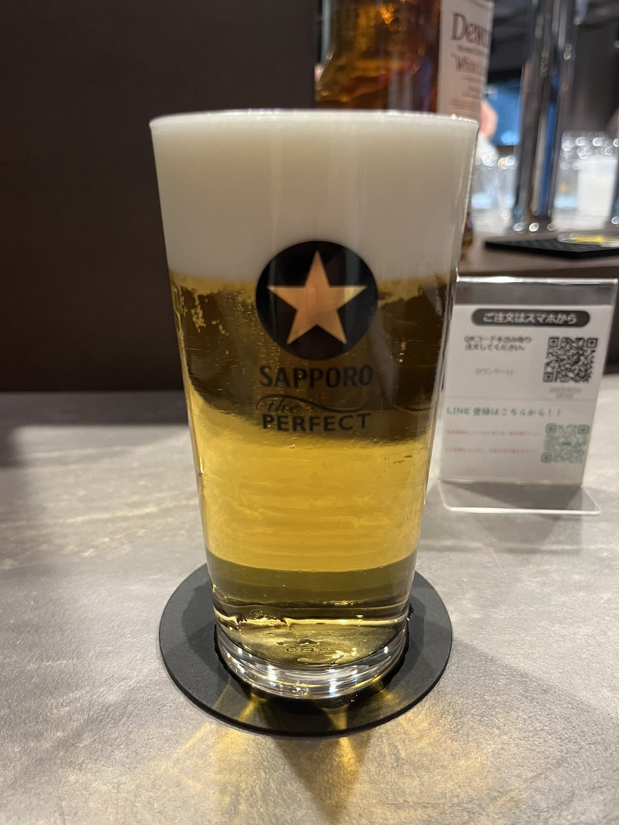 dolphins_valley's tweet photo. 新木場にビアバーができてた🍺
普通のサーバーでいれたやつよりスイングカランでいれたファーストが普通のやつの5倍美味しかった。無意識に飲めるやつ。
サクッと飲むのちちょうどいい。新木場★ビアバー https://t.co/o9j9aJnpcE