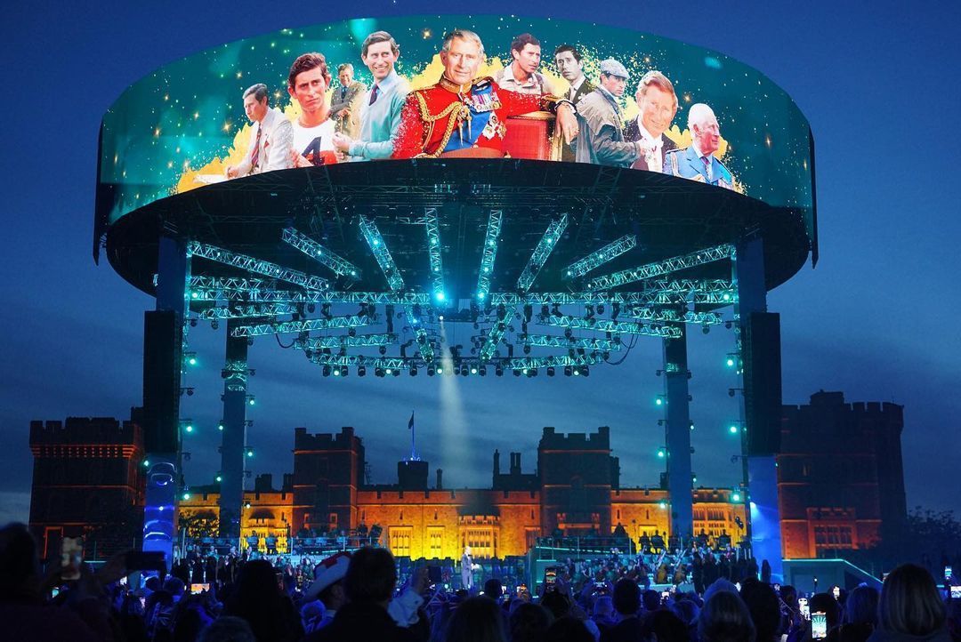 rocheav73's tweet photo. 🗣 This weeks #PROJectplug highlights an incredible project you may have already seen! A 300sqm curved video screen plus projection mapping covering 4,000sqm of Windsor Castle for the Coronation Concert! Stunning work guys 👏

@CreativeTechnol x #NorthHouse

#AVtweeps #project https://t.co/z9gbs22flh