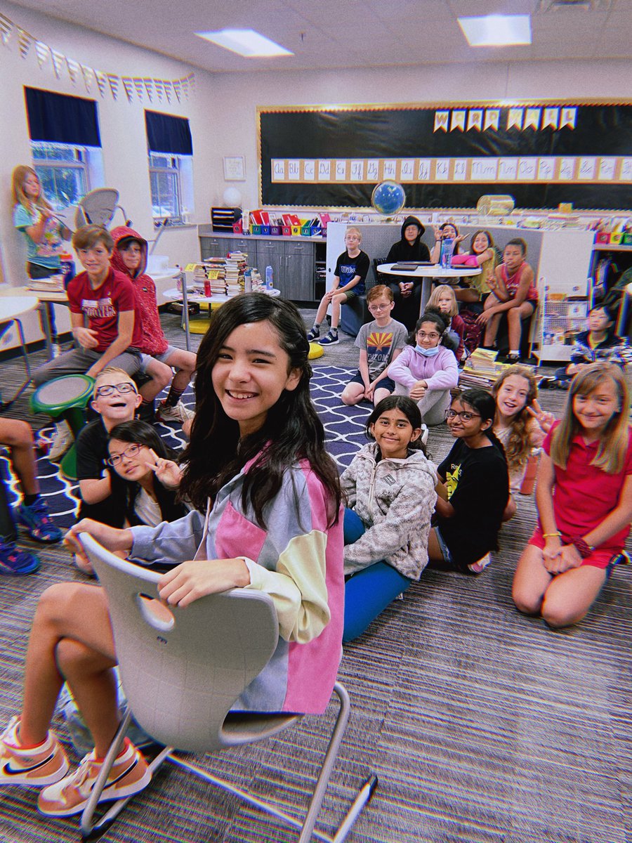 MsMaddenELAR's tweet photo. This sweet former Smith student came back to facilitate a morning meeting on what to expect in middle school 🥹 Smith fam is forever #SmithSTRONG #FISDmadetoshine @smithelem_Noel https://t.co/P9NelRbozP