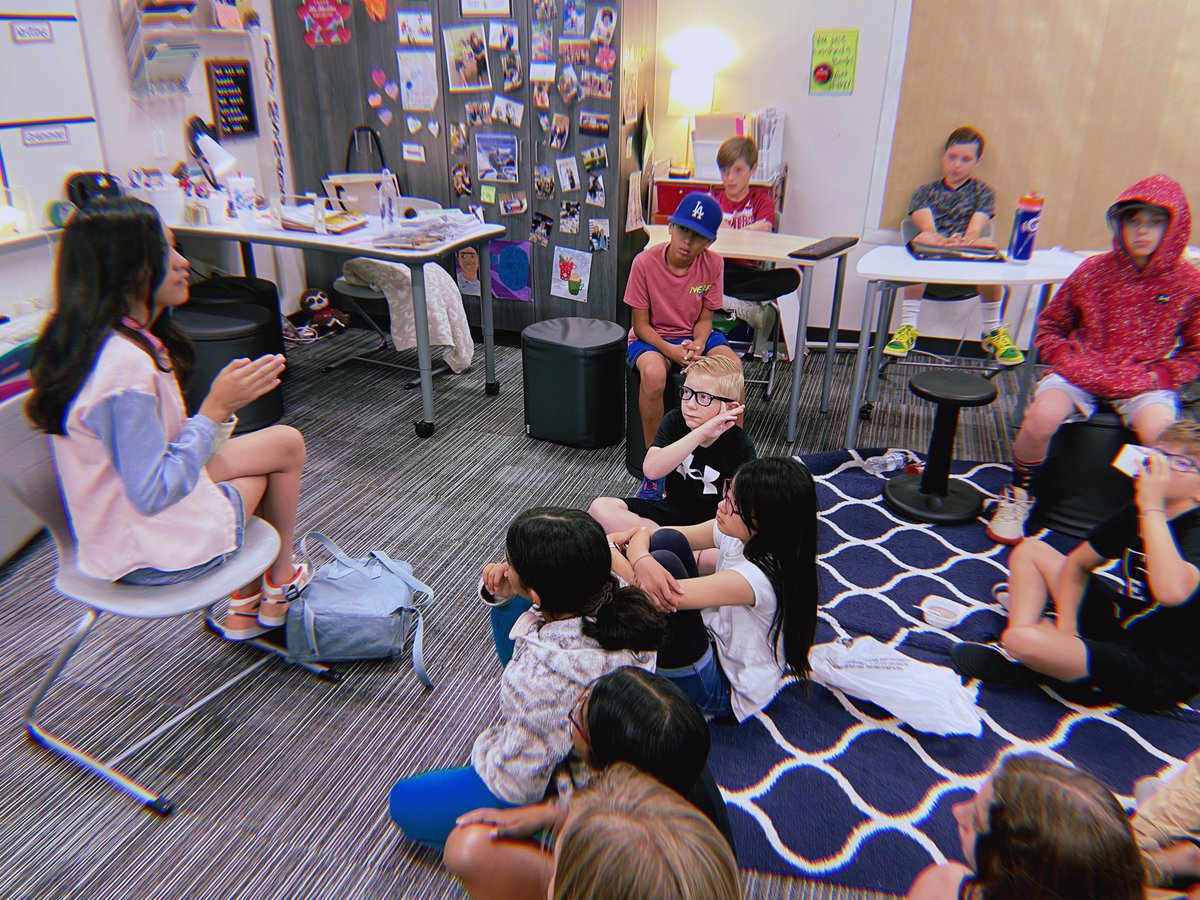MsMaddenELAR's tweet photo. This sweet former Smith student came back to facilitate a morning meeting on what to expect in middle school 🥹 Smith fam is forever #SmithSTRONG #FISDmadetoshine @smithelem_Noel https://t.co/P9NelRbozP