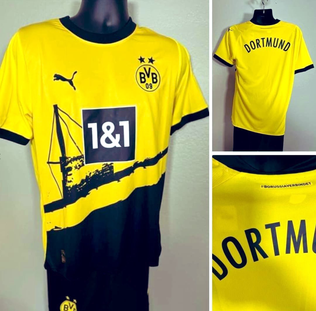 FussballBR's tweet photo. 🇩🇪👕 𝐍𝐎𝐕𝐀 𝐂𝐀𝐌𝐈𝐒𝐀 𝐃𝐎 𝐁𝐕𝐁! 🐝
O Borussia Dortmund anunciou a camisa da temporada 2023/24, feita pelo fã designer vencedor da dinâmica, Timo #Ronge, que desenhou a camisa da equipe homenageando o Signal Iduna Park e a Muralha Amarela.
O concurso recebeu mais de 15.000 modelos de fãs de todo o mundo, mas na fase final havia apenas nove candidatos.
Segundo o @BVB, Timo Ronge foi eleito com grande vantagem sobre o segundo colocado. O percentual de votos e os demais modelos na disputa não foram revelados.