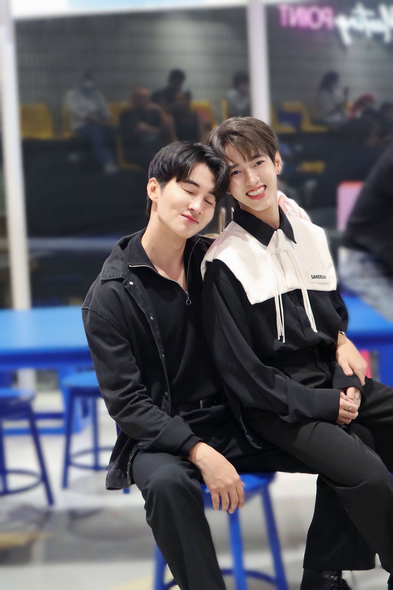 cws_xx's tweet photo. Idol exchange 🙏🎉 

#cws_xx
#chokunwachirawich 
#borntobeytheseries 
#stampc4
#stamppornwasin https://t.co/rlxKrcAjl8
