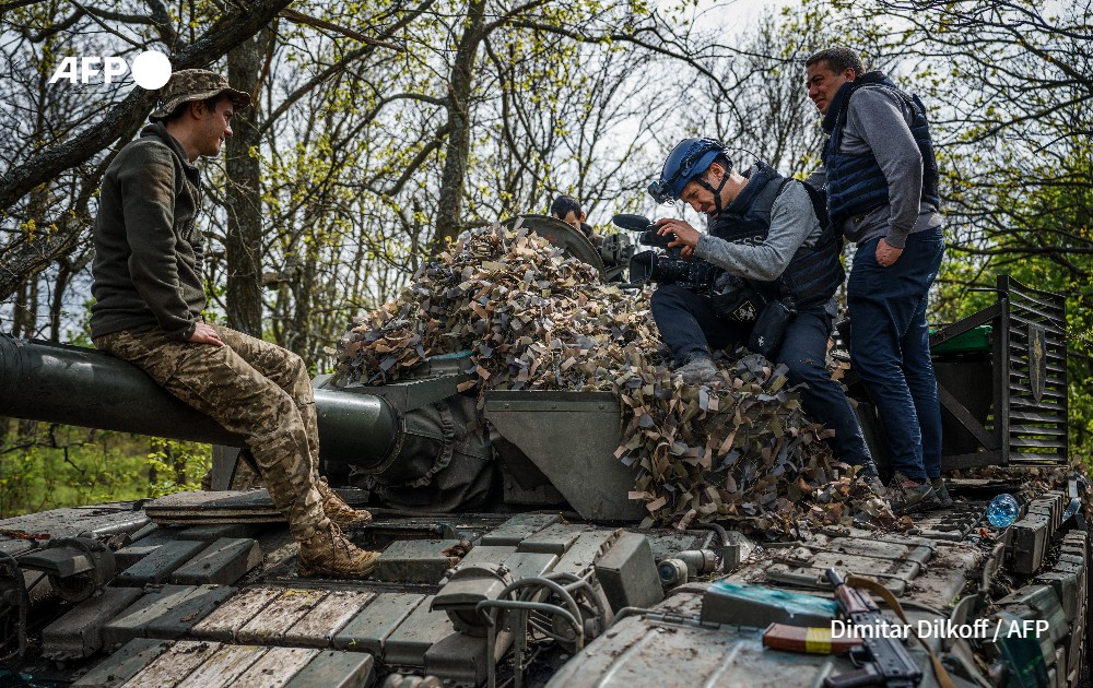AFPcom's tweet photo. 🕊 #AFP journalist Arman Soldin killed in eastern Ukraine
💬 "His death is a terrible reminder of the risks and dangers faced by journalists every day covering the conflict in #Ukraine", said AFP chairman Fabrice Fries.
👉 More info: https://t.co/C1dQ605l7v https://t.co/AG89ZpLjov