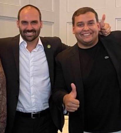lazarorosa25's tweet photo. Rapaz...  George Santos acaba de ser preso em Nova York https://t.co/qvidF4Xv7a