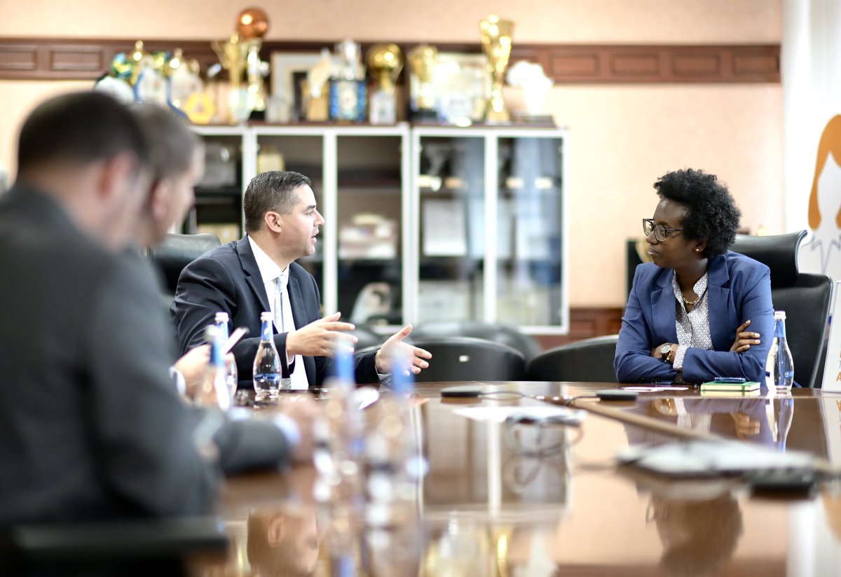 MFEAMalta's tweet photo. Foreign &amp; Trade Minister @MinisterIanBorg 🇲🇹 during a meeting with @BankofKigali CEO Dr. Diane Karusisi 🇷🇼 https://t.co/l3x43H5CYc