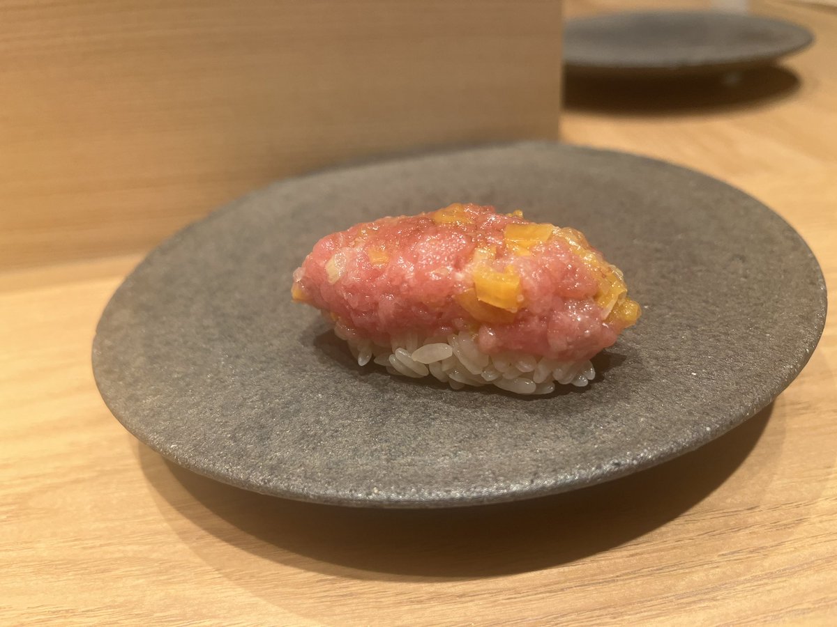 airherohiro's tweet photo. Such a beautiful sushi!!!

#寿司
#suahi
#東京
#tokyo
#日本
#japan https://t.co/SU1A59SgEn