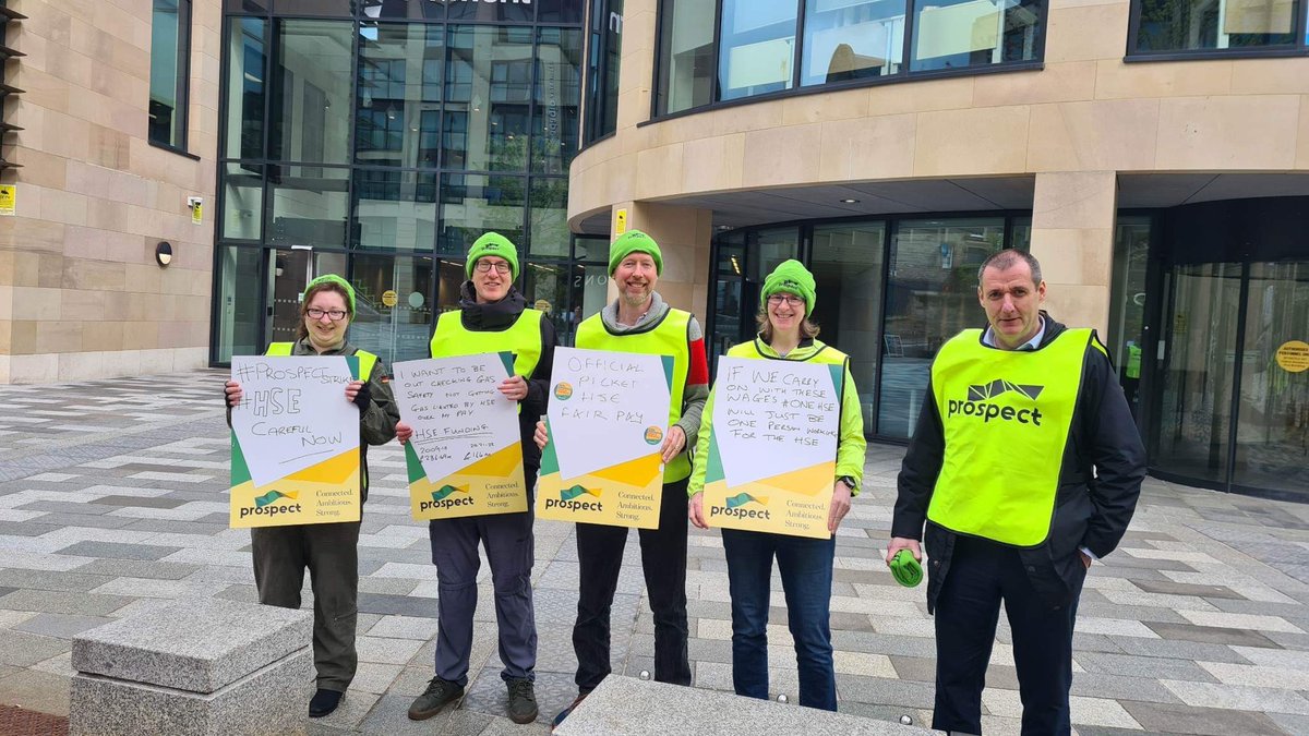 ProspectNorth's tweet photo. More from our Scottish members in Edinburgh and Glasgow today @ProspectHSE @ProspectScot @ProspectUnion #ProspectStrike #fairpay https://t.co/h9QlDeYU9Z