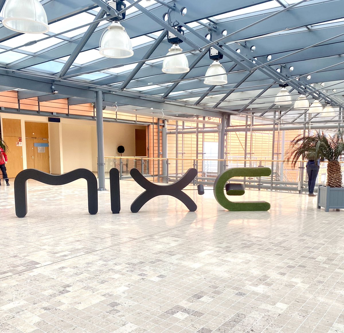 Enedis_AuRA's tweet photo. RENDEZ-VOUS 📢 Retrouvez les équipes d’@enedis au sein du village @institut_SG au salon @Mixe_event 
▶️ L’occasion d’échanger autour des solutions de #TransitionEcologique et #neutralitecarbone 🌱

🗓️ le 10 et 11 mai 
📍Cité Internationale de #Lyon
#MIXEEVENT https://t.co/Kg3MiQhokg