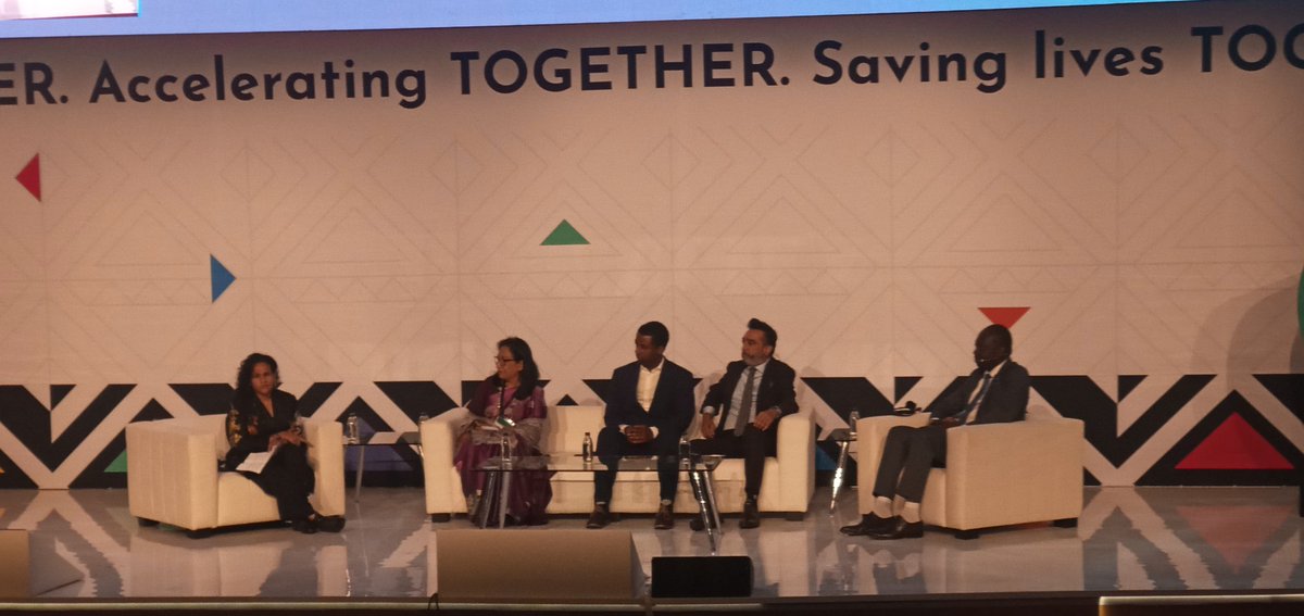 okoro_dan's tweet photo. Dr Amit Thakker @AHB #AlignMNH Financing puzzle and affordable thru hybrid model of UHC,  not tax driven. 
How many ministers in Africa would seek health services in their public facility. @UNFPAken @UNFPA_ESARO @UNFPA @MOH_Kenya https://t.co/Crq5g2w9RL