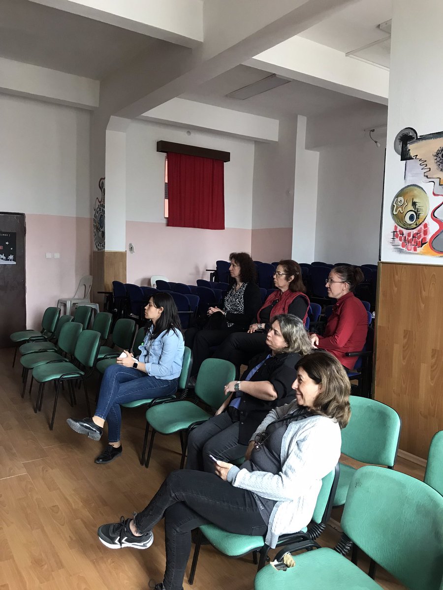 EdirneInonu's tweet photo. Okul Temelli Mesleki Gelişim etkinlikleri kapsamında Rehber Öğretmenimiz Kamil ÖZTÜRK tarafından okulumuzun öğretmenlerine yönelik "Akran Zorbalığı ve İhmal, İstismar" konulu seminer verilmiştir. Sağlıkla, huzurla, güvenle...
@Dr_Onderarpaci 
@Edirne_MEM https://t.co/aPAipTokeF