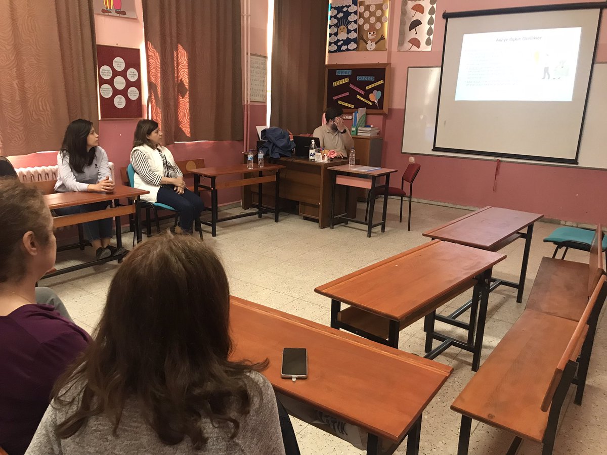 EdirneInonu's tweet photo. Okul Temelli Mesleki Gelişim etkinlikleri kapsamında Rehber Öğretmenimiz Kamil ÖZTÜRK tarafından okulumuzun öğretmenlerine yönelik "Akran Zorbalığı ve İhmal, İstismar" konulu seminer verilmiştir. Sağlıkla, huzurla, güvenle...
@Dr_Onderarpaci 
@Edirne_MEM https://t.co/aPAipTokeF