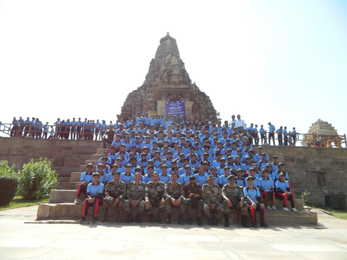 25mpbnnccchhatr's tweet photo. EBSB @25mpbnnccchhatr  NCC CADETS VISITED and HELD heritage walk at UN heritage site #World_Heritage_khajuraho temples and prement dubhela muesum.
#EBSB_NCC_CAMP2023 @HQ_DG_NCC  @NccDteMPCG https://t.co/cmVQGvHosh