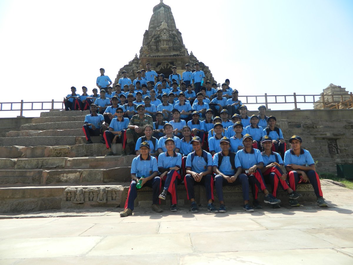 25mpbnnccchhatr's tweet photo. EBSB @25mpbnnccchhatr  NCC CADETS VISITED and HELD heritage walk at UN heritage site #World_Heritage_khajuraho temples and prement dubhela muesum.
#EBSB_NCC_CAMP2023 @HQ_DG_NCC  @NccDteMPCG https://t.co/cmVQGvHosh