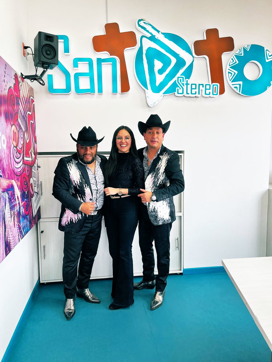 bandamboficial's tweet photo. Banda la MB gira de medios por Tunja cada Día llevando alegría 🤩 a nuestros seguidores #bandalamb #regional #vida #musica @santotomastunja @lamorenita @TeleSantiagoTST @PoliciaColombia @Emisorapoliciaa https://t.co/UMiKmv2l9F