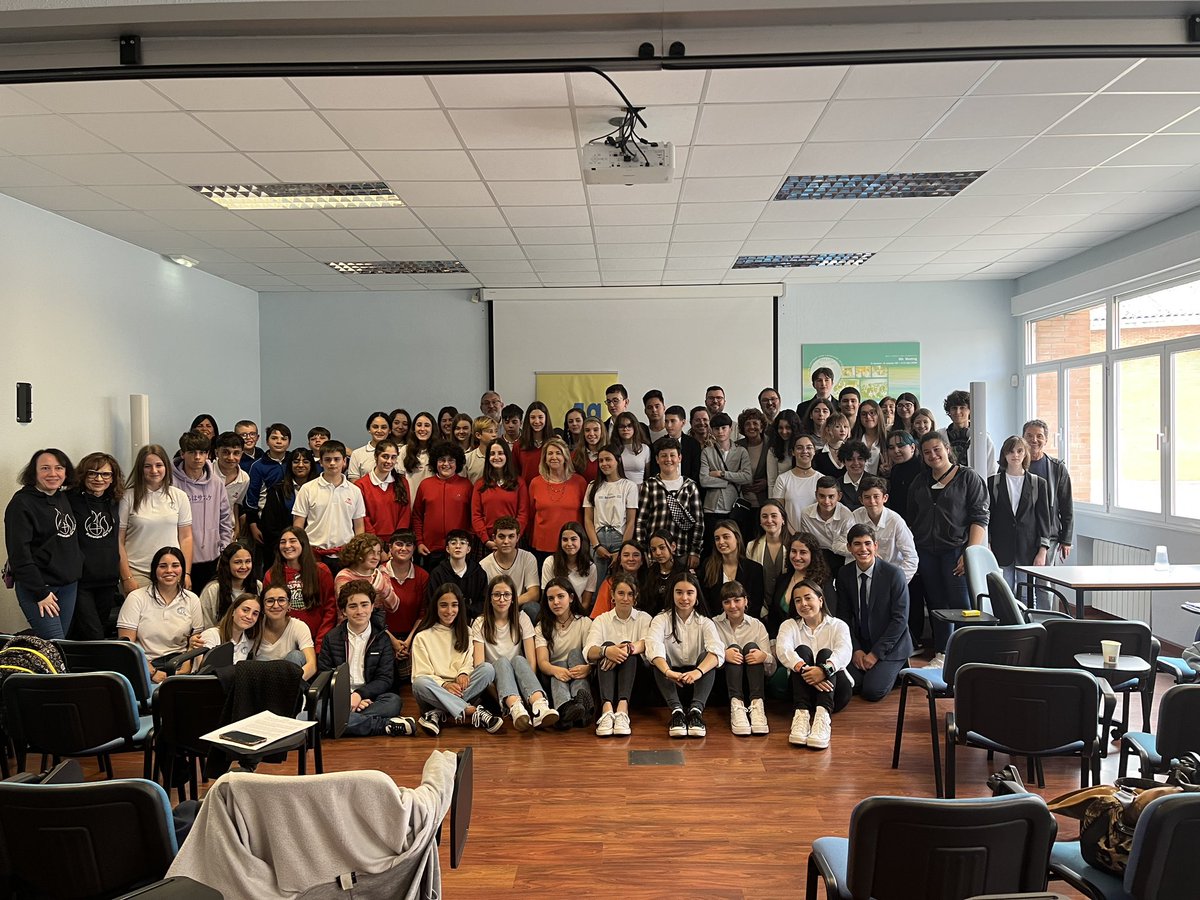 ligadebateastur's tweet photo. ¡Nuevos finalistas para la @JuntaAsturias el 2 de junio!

@ieslalaboral y @codemagijon de #Gijón, en categoría 1 y 2 respectivamente, se clasifican a la final autonómica de la #LigaDebateAsturias.

¡Una jornada con un nivel dialéctico envidiable! 👏🏻👏🏻 https://t.co/2QxuZa7Mkr
