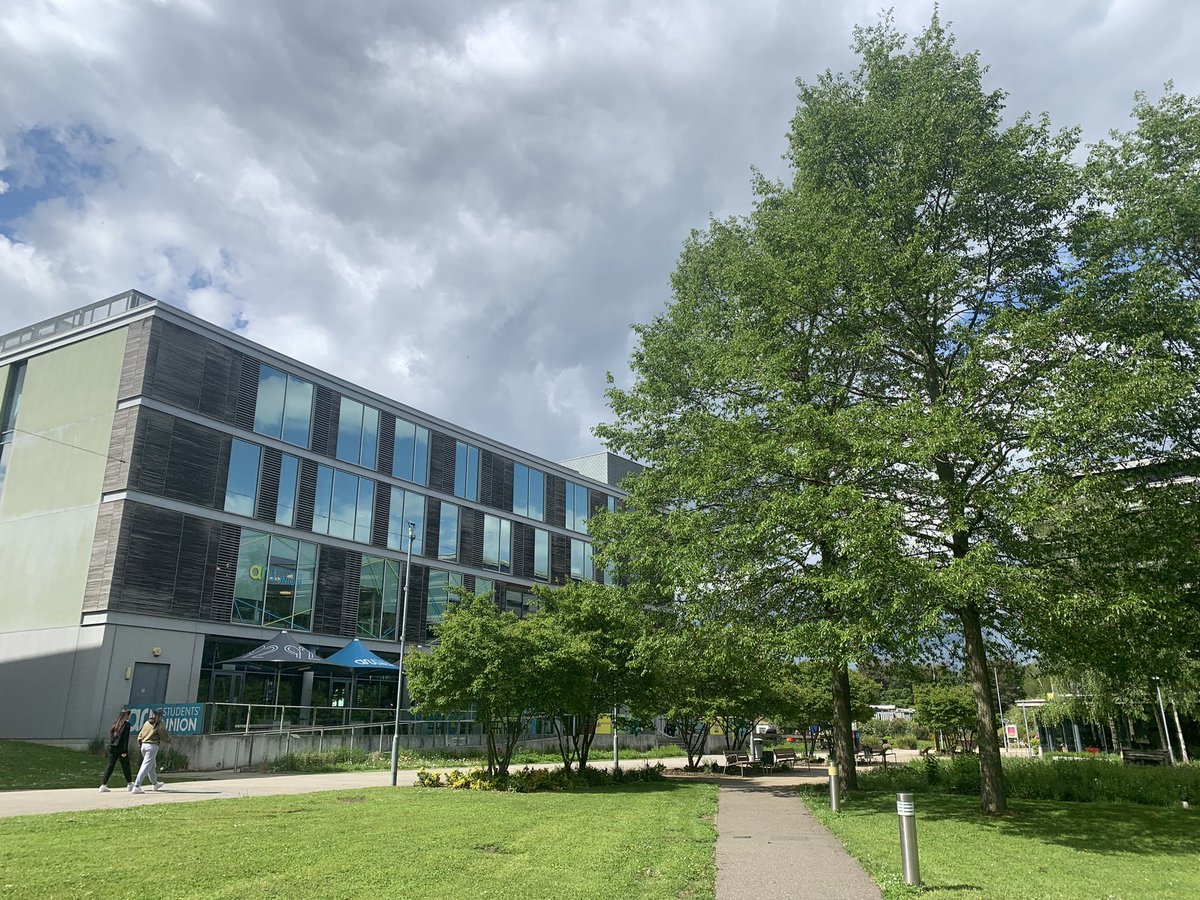 Isobel_Gowers's tweet photo. Beautiful on Chelmsford campus today, although maybe showers later. #ARU #AngliaRuskin #ChelmsfordCampus https://t.co/kHm7C5H4K0