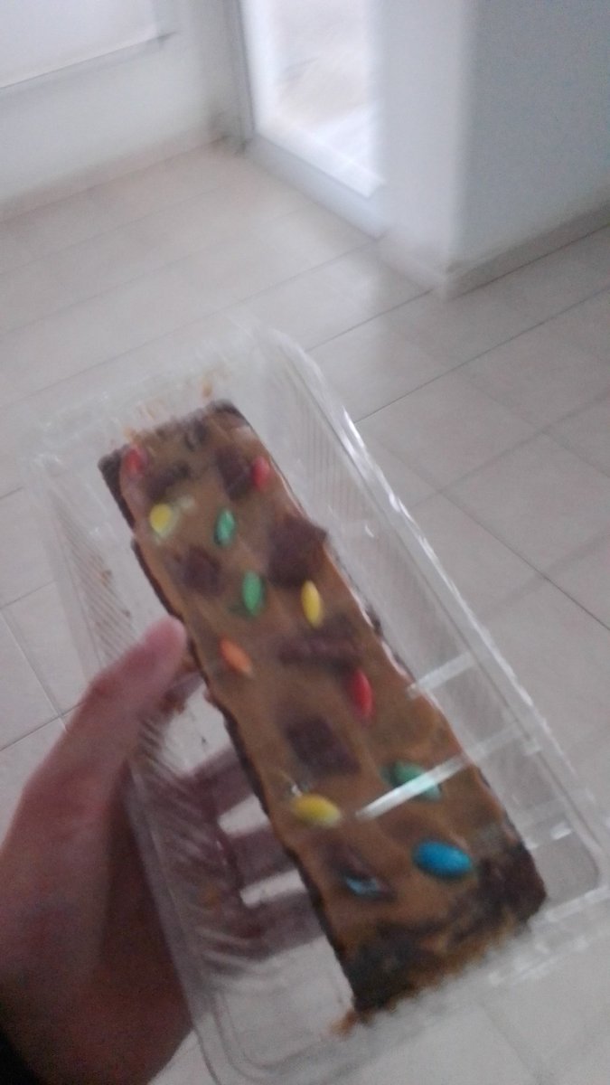 Quédate con la rubia que te haga alta chocotorta..😝