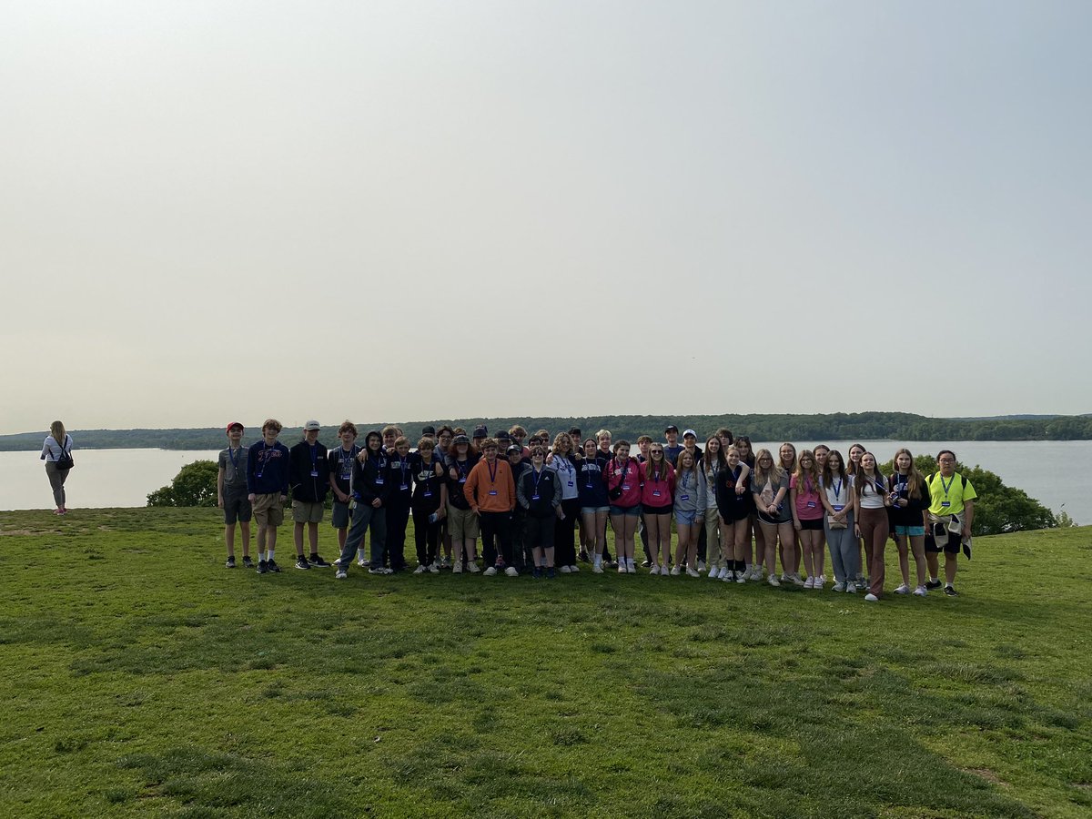 CodyAle's tweet photo. Bus 5 in front of the Potomac in George Washington’s yard! @2023smsdc https://t.co/YBj4Q7lPSH