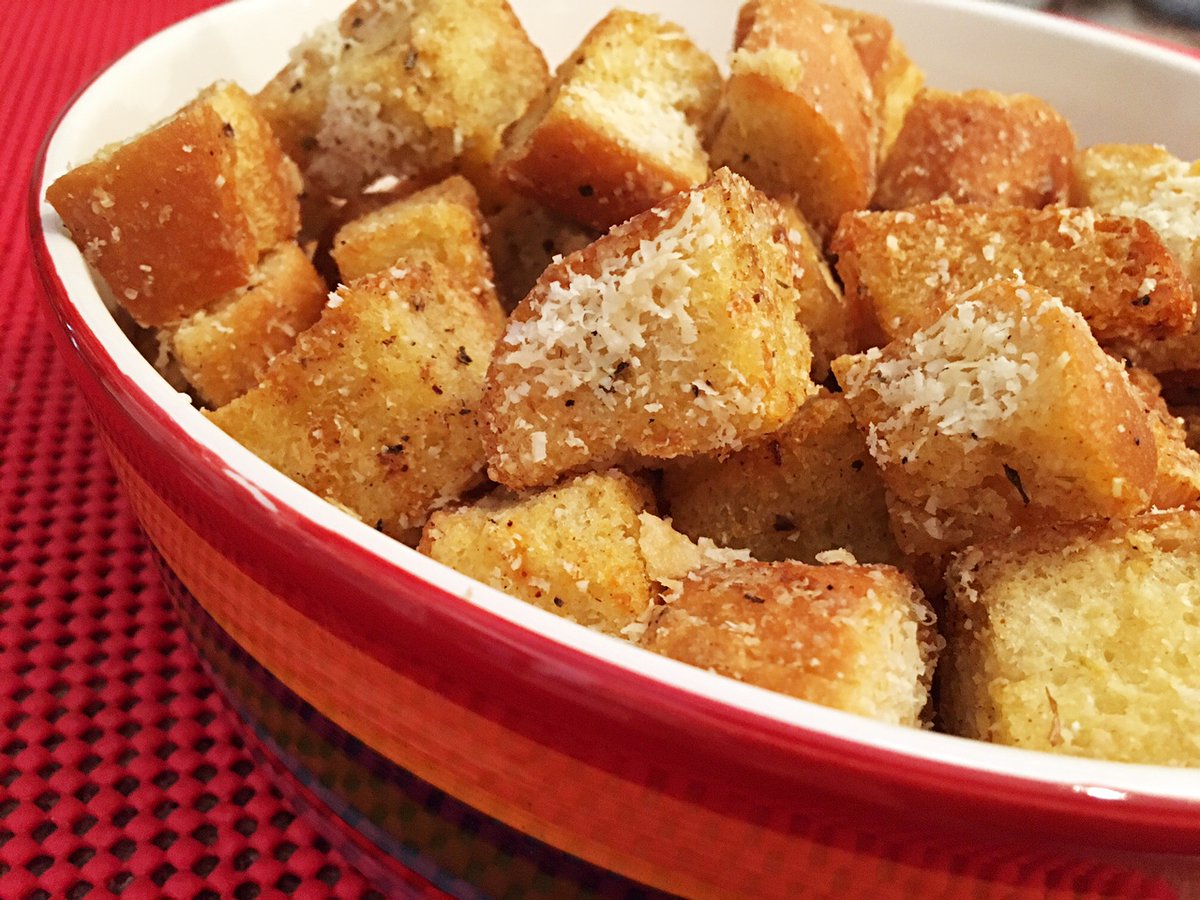 Today is National #CroutonDay
Herb Garlic Parmesan Croutons… much better than the store bought!

#YouTube 📽️: youtu.be/JeajitJ71D0
#RECIPE ➡️: clubfoody.com/cf-recipes/her…

<a href="/EventGuideToday/">EventGuide Today</a> <a href="/DiningGuide2Day/">DiningGuide Today</a>