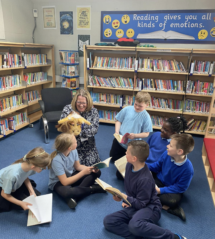 Harold and Pam had a great time with Year 4 in the library at <a href="/StJamesNN5/">StJamesCE</a>