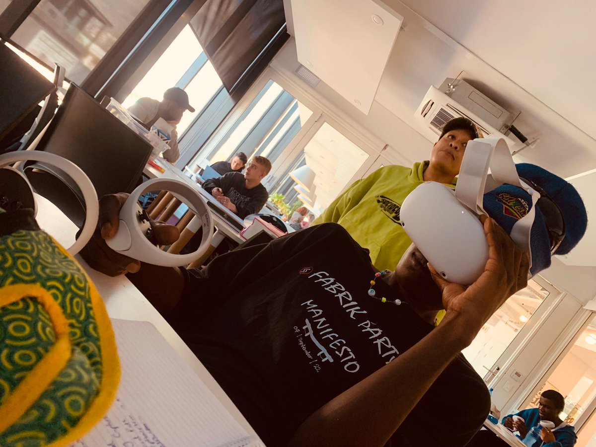 zwBritish's tweet photo. It's Day 2 of #DesignFuturesLab2023 and the teams are going through XR experience creation, AR and VR as well as how to use digital tools for design

Photos @plotmhako 

@twygMAG @electric_south @SouthernAfrArts #Zimbabwe #SouthAfrica https://t.co/NqojeKcz7Y