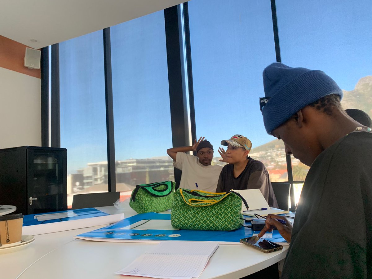 zwBritish's tweet photo. It's Day 2 of #DesignFuturesLab2023 and the teams are going through XR experience creation, AR and VR as well as how to use digital tools for design

Photos @plotmhako 

@twygMAG @electric_south @SouthernAfrArts #Zimbabwe #SouthAfrica https://t.co/NqojeKcz7Y