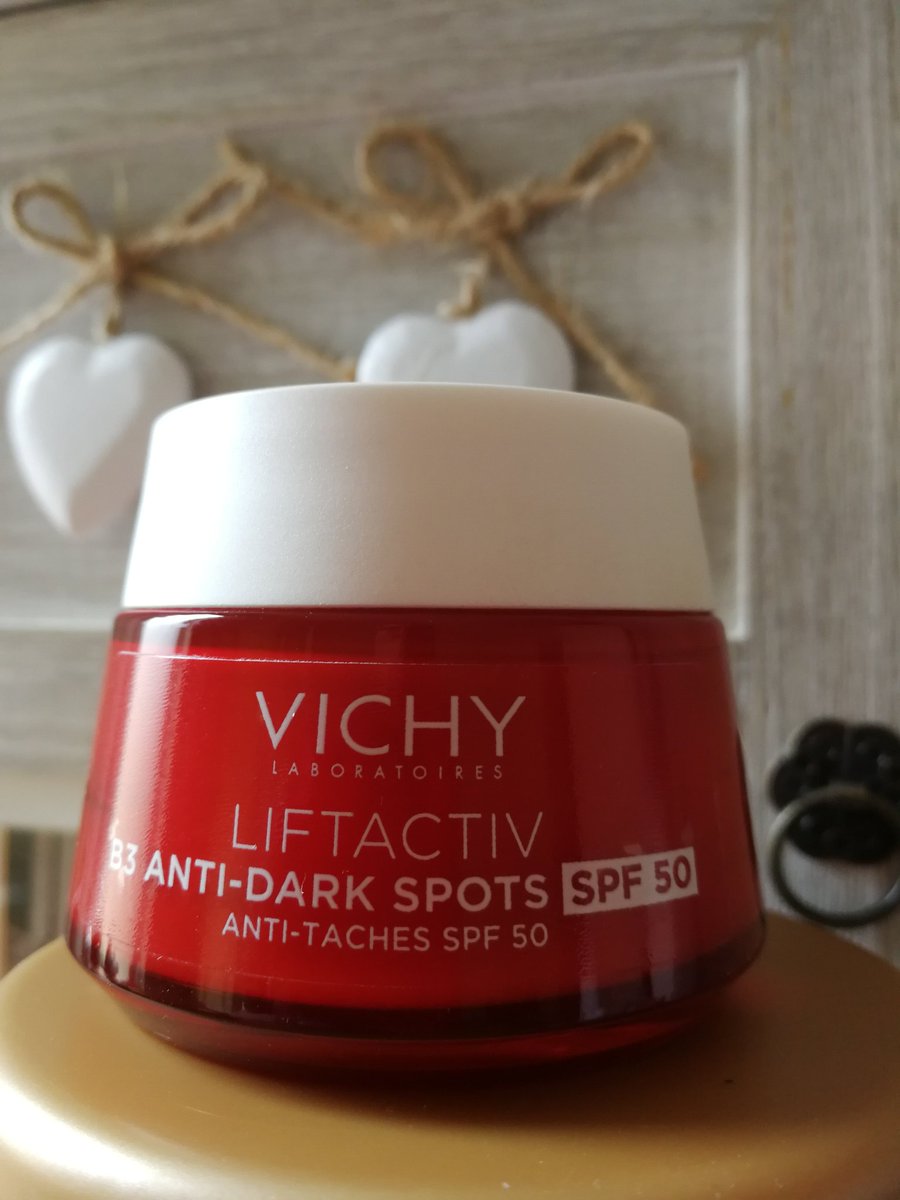 Sisie87936063's tweet photo. Je vous présente ✨ VICHY ✨ NOUVEAUTÉ ANTI-TACHES
✨LA CRÈME LIFTACTIV B3 SPF 50
Pour corriger et prévenir tous types de tâches et les rides✨
@vichylaboratoires 
#vichy  #crème #rides  #nouveauté  #b3 #liftactiv
 #skincare
#fanvichy #testproduit #liftactivb3spf50 https://t.co/OG6aQVc2AF